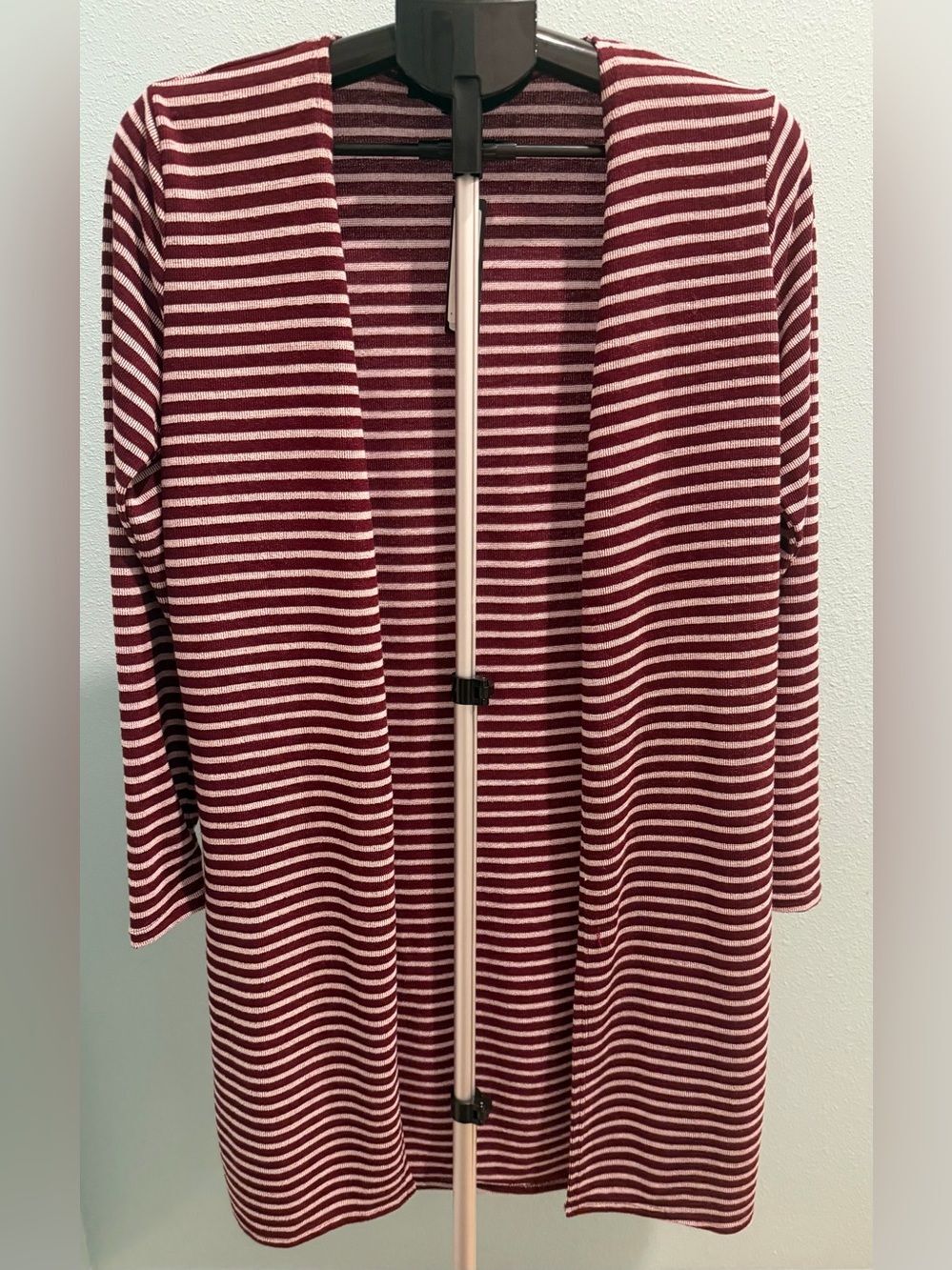 Discreet Burgundy and White Striped Open-Front Cardigan